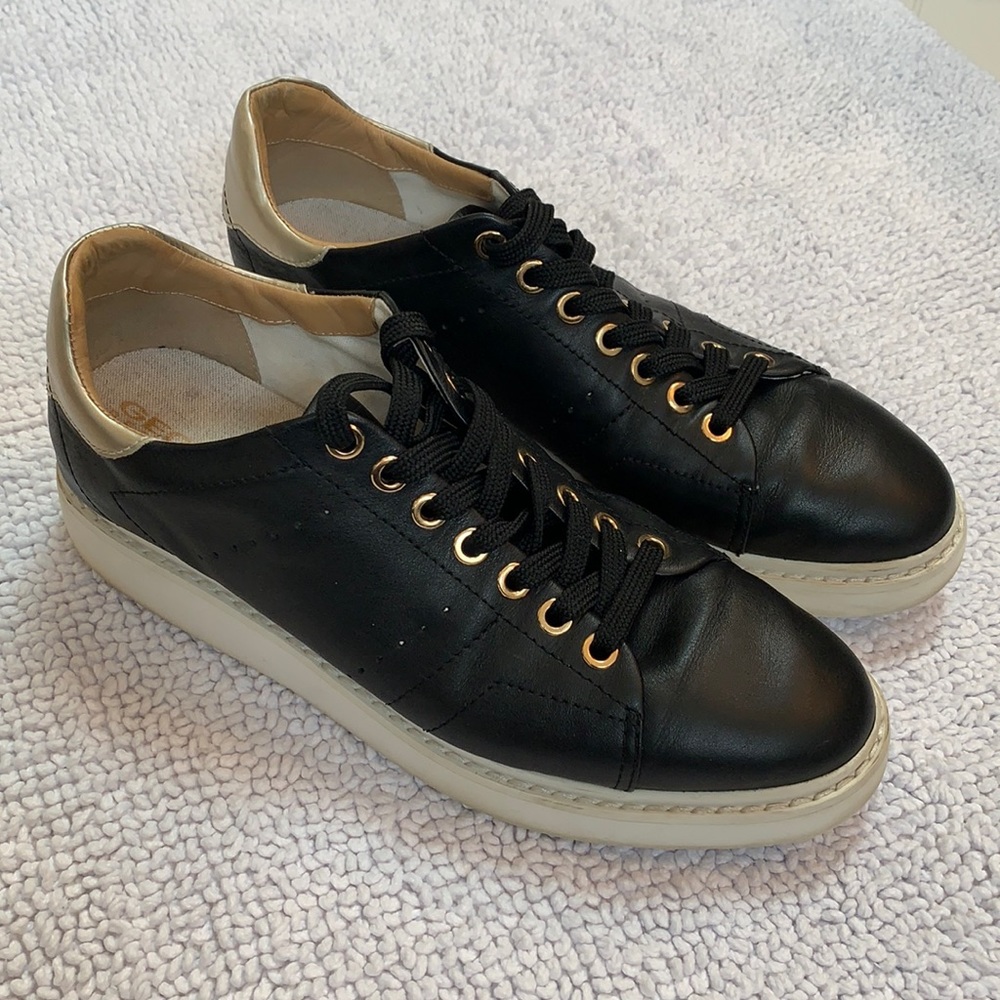 Geox Respira black leather sneaker, size 8